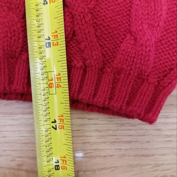 Hollister red cropped cable turtle neck sweater. Size xs. EUC. - Picture 6 of 9